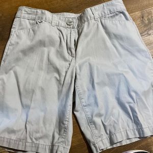 Ann Taylor Loft gray shorts size 8 curvy